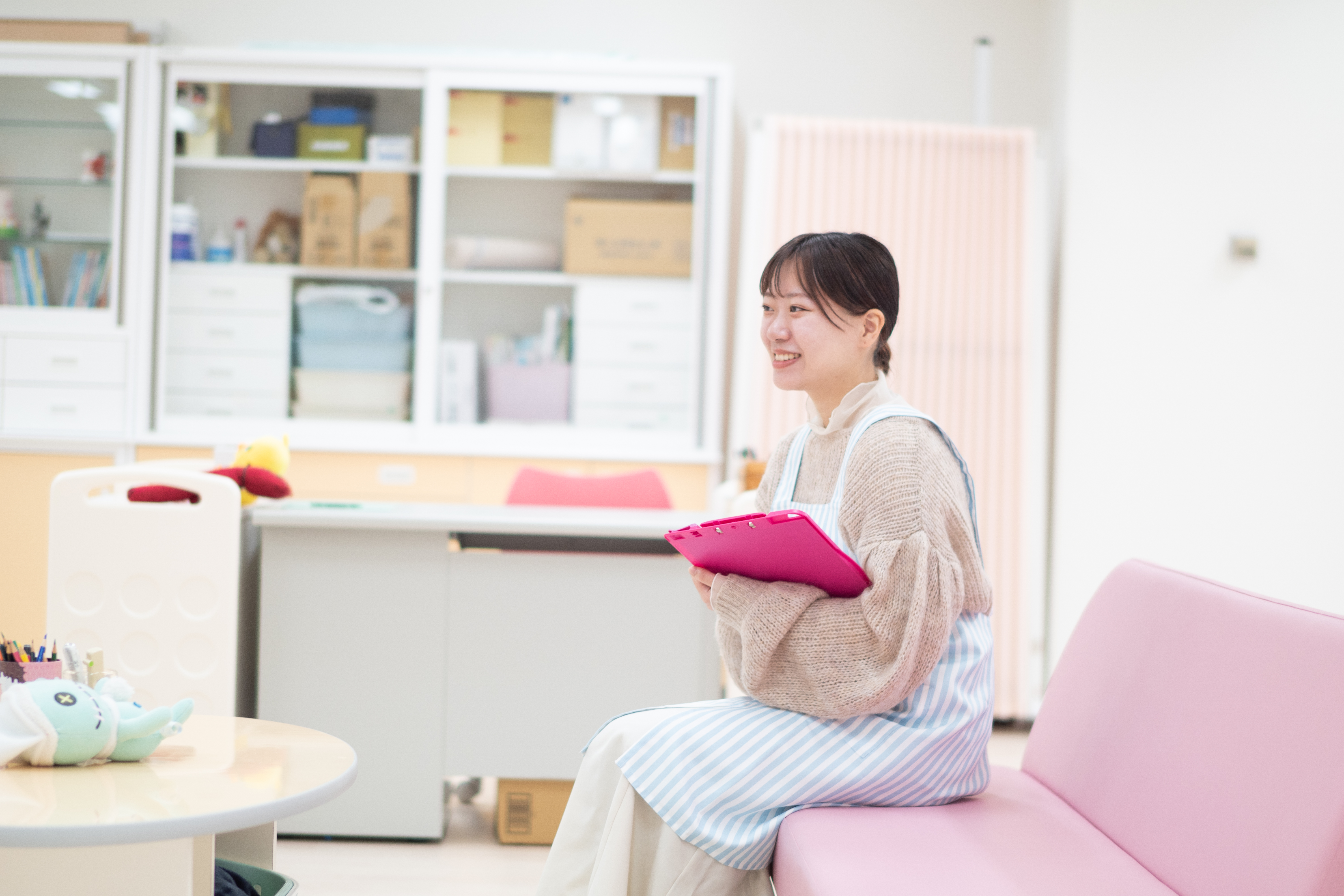 タブレットやICT端末を活用する養護教諭