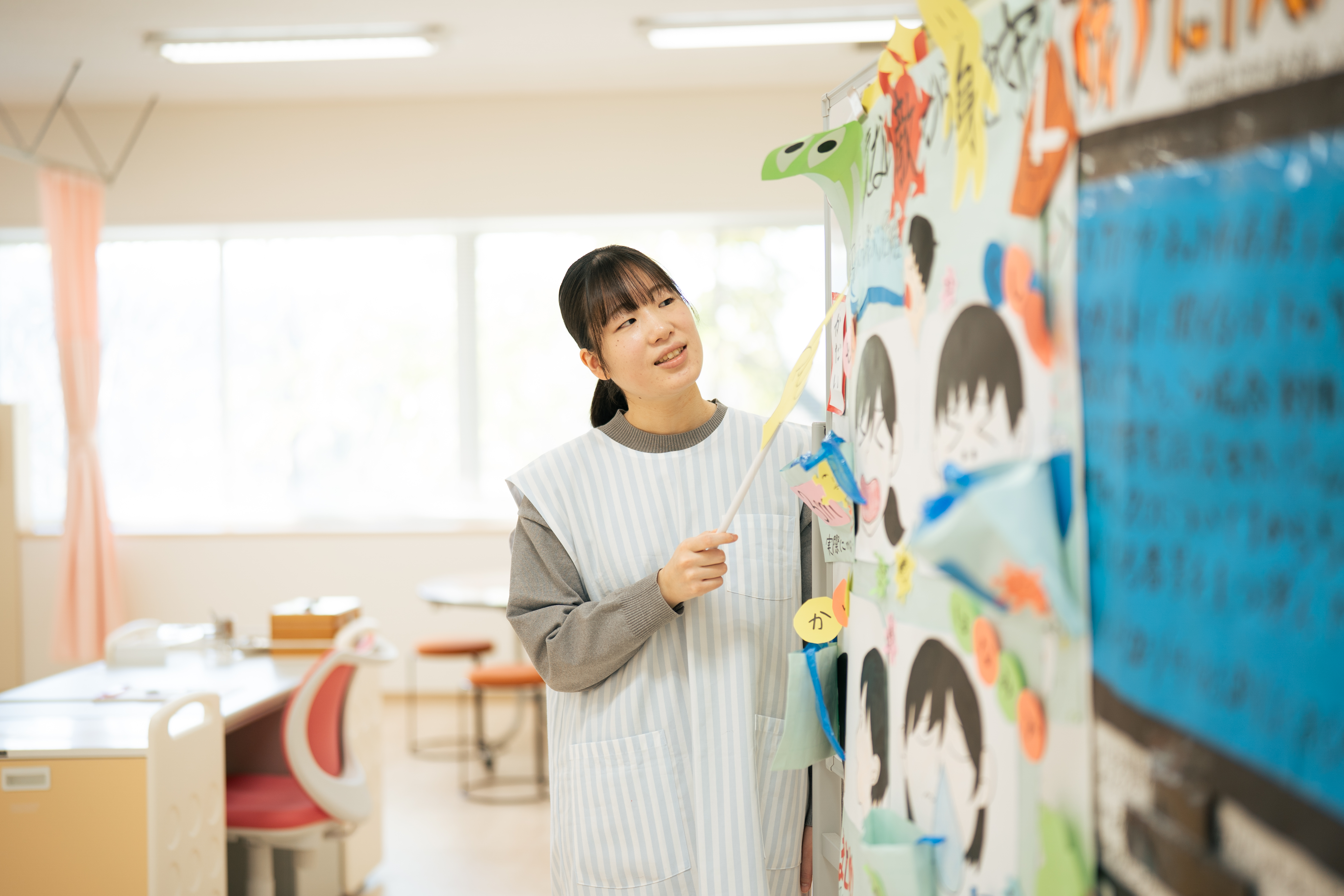 児童生徒に優しく寄り添う養護教諭
